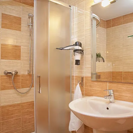 H31 Aparthotel 3*