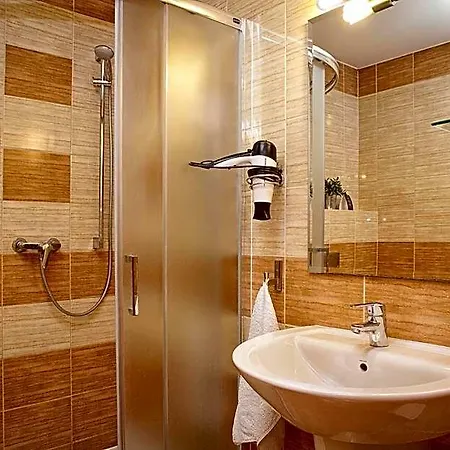 H31 Aparthotel 3*
